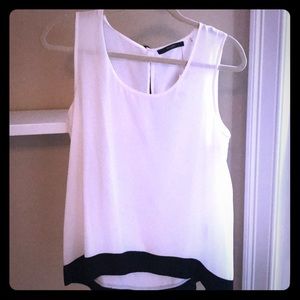 Tahari never worn white black sleeveless top